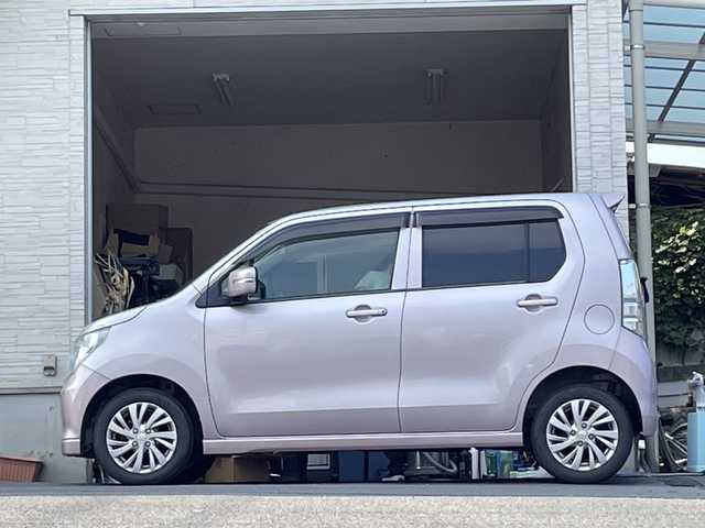 スズキ ワゴンＲ FZ 大分県 2014(平26)年 8.7万km イノセントピンクパールメタリック 純正14インチアルミホイール/純正フロアマット/社外ETC/衝突被害軽減ブレーキ/盗難防止装置/横滑り防止装置/シートヒーター /スマートキー