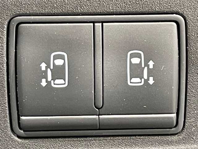 日産 セレナ ハイウェイスターVセレクションⅡ 宮城県 2018(平30)年 8万km ブリリアントホワイトパール 純正ナビ/プロパイロット/クルーズコントロール/オートホールド/全方位車外バックカメラ/ETC/衝突軽減システム/両側パワースライドドア/パワーシート/チップアップシート/３列シート/フリップダウンモニター/ウォークスルー/オートライト/全方位車外バックカメラ/パワーステアリング/パワーウィンドウ/アイドリングストップ
