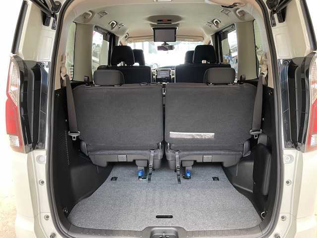 日産 セレナ ハイウェイスターVセレクションⅡ 宮城県 2018(平30)年 8万km ブリリアントホワイトパール 純正ナビ/プロパイロット/クルーズコントロール/オートホールド/全方位車外バックカメラ/ETC/衝突軽減システム/両側パワースライドドア/パワーシート/チップアップシート/３列シート/フリップダウンモニター/ウォークスルー/オートライト/全方位車外バックカメラ/パワーステアリング/パワーウィンドウ/アイドリングストップ
