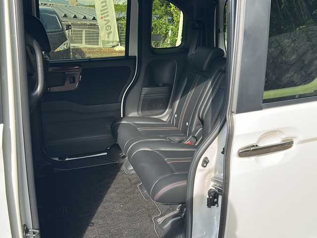 ホンダ Ｎ ＢＯＸ カスタム L ターボ 京都府 2022(令4)年 3.8万km プラチナホワイトパール ワンオーナー/純正ナビ/ ・フルセグTV/BT Audio// ・AM/FM/DVD/CD/バックカメラ/ビルトインETC/レーダークルーズコントロール/ホンダセンシング/・衝突軽減ブレーキ/・誤発進抑制機能/・後方誤発進抑制機能/・歩行者事故低減ステアリング/・路外逸脱抑制機能/・先行車発進お知らせ機能/・標識認識機能/・オートハイビーム/ハンドルアシスト/コーナーセンサー/横滑り防止装置/両側パワースライド/車線逸脱防止/電動パーキングブレーキ/プッシュスタート/電格ウィンカーミラー/ステアリングスイッチ/パドルシフト/ドアバイザー/純正フロアマット/保証書/取扱説明書/スマートスペアキー×1