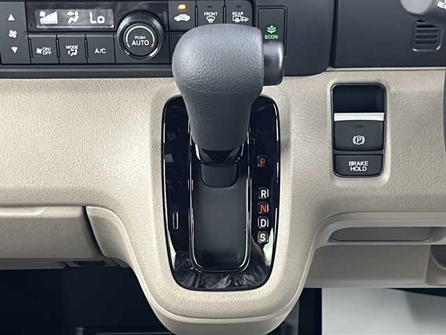 ホンダ Ｎ ＢＯＸ JOY ターボ 秋田県 2025(令7)年 0.1万km未満 ベージュ 4WD/ホンダセンシング/ECON/両側パワースライドドア/衝突被害軽減ブレーキ/レーンキープアシスト/レーダークルーズコントロール/前後コーナーセンサー/バックカメラ装着有/電子制御パーキングブレーキ/ブレーキオートホールド/ハーフレザーシート/前席シートヒーター/本革巻きステアリング/パドルシフト/オートライト/オートマチックハイビーム/LEDヘッドライト/スマートキー/プッシュスタート