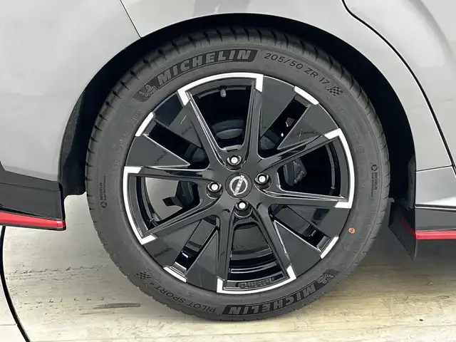 日産 オーラ ニスモ 愛知県 2023(令5)年 2.5万km ダークメタルグレー/スーパーブラック2トーン 純正メーカーナビ・フルセグＴＶ/アラウンドビューモニター/プロパイロット/インテリジェントルームミラー/シートヒーター/ハーフレザーシート/USBソケット/ETC2.0/コーナーセンサー/ドライブレコーダー前後/スマートキー/レーダークルーズコントロール/ブラインドスポットモニター/禁煙車