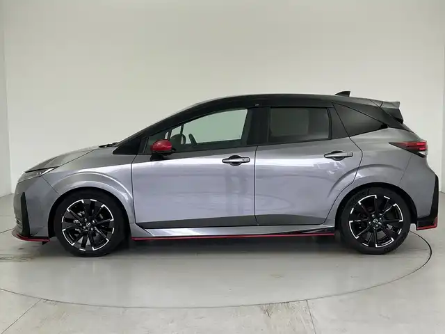 日産 オーラ ニスモ 愛知県 2023(令5)年 2.5万km ダークメタルグレー/スーパーブラック2トーン 純正メーカーナビ・フルセグＴＶ/アラウンドビューモニター/プロパイロット/インテリジェントルームミラー/シートヒーター/ハーフレザーシート/USBソケット/ETC2.0/コーナーセンサー/ドライブレコーダー前後/スマートキー/レーダークルーズコントロール/ブラインドスポットモニター/禁煙車