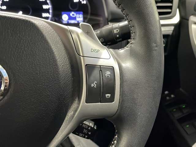 レクサス ＣＴ 200h バージョンL 高知県 2011(平23)年 7.1万km ホワイトパールクリスタルシャイン 純正ナビ/・バックカメラ/・ＣＤ/・ＡＵＸ/・ＵＳＢ/・フルセグTV/サンルーフ/ドラレコ/ＥＴＣ/ＬＥＤヘッドライト/オートライト/パワーシート/メモリー機能付きシート/パドルシフト/純正１７インチＡＷ/コーナーセンサー/純正フロアマット