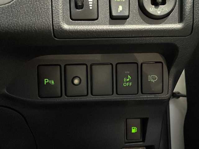 レクサス ＣＴ 200h バージョンL 高知県 2011(平23)年 7.1万km ホワイトパールクリスタルシャイン 純正ナビ/・バックカメラ/・ＣＤ/・ＡＵＸ/・ＵＳＢ/・フルセグTV/サンルーフ/ドラレコ/ＥＴＣ/ＬＥＤヘッドライト/オートライト/パワーシート/メモリー機能付きシート/パドルシフト/純正１７インチＡＷ/コーナーセンサー/純正フロアマット