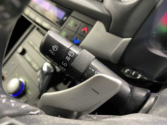 レクサス ＣＴ 200h バージョンL 高知県 2011(平23)年 7.1万km ホワイトパールクリスタルシャイン 純正ナビ/・バックカメラ/・ＣＤ/・ＡＵＸ/・ＵＳＢ/・フルセグTV/サンルーフ/ドラレコ/ＥＴＣ/ＬＥＤヘッドライト/オートライト/パワーシート/メモリー機能付きシート/パドルシフト/純正１７インチＡＷ/コーナーセンサー/純正フロアマット