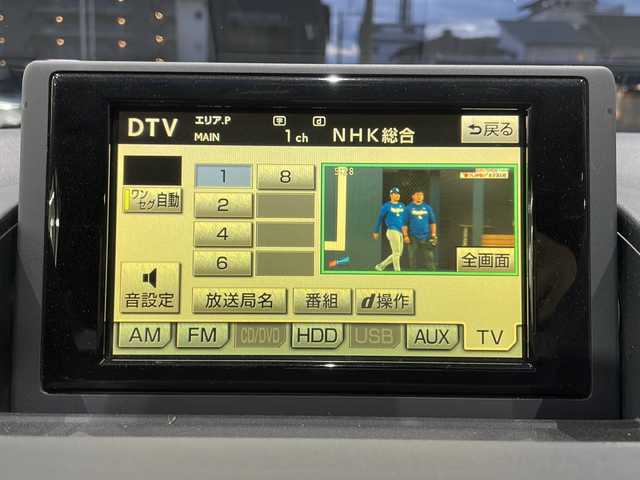 レクサス ＣＴ 200h バージョンL 高知県 2011(平23)年 7.1万km ホワイトパールクリスタルシャイン 純正ナビ/・バックカメラ/・ＣＤ/・ＡＵＸ/・ＵＳＢ/・フルセグTV/サンルーフ/ドラレコ/ＥＴＣ/ＬＥＤヘッドライト/オートライト/パワーシート/メモリー機能付きシート/パドルシフト/純正１７インチＡＷ/コーナーセンサー/純正フロアマット