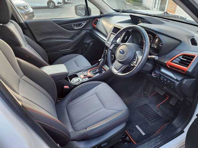 スバル フォレスター ハイブリッド X－ブレイク 埼玉県 2020(令2)年 5.4万km クリスタルホワイトP アイサイト/レーダークルーズコントロール/フロント・リアフォグランプ/シートヒーター/ステアリングヒーター/電動リアゲート/ドラレコ/ETC/社外ナビ/フロアマット