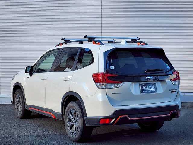 スバル フォレスター ハイブリッド X－ブレイク 埼玉県 2020(令2)年 5.4万km クリスタルホワイトP アイサイト/レーダークルーズコントロール/フロント・リアフォグランプ/シートヒーター/ステアリングヒーター/電動リアゲート/ドラレコ/ETC/社外ナビ/フロアマット