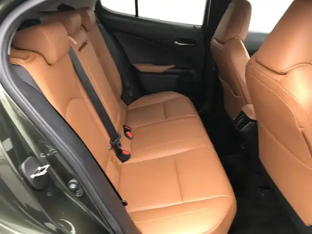 レクサス ＵＸ 250h バージョンC 富山県 2019(令1)年 8.4万km テレーンカーキマイカM 純正ナビ/フルセグＴＶ／Ｂｌｕｅｔｏｏｔｈ/全方位カメラ/レーダークルーズコントロール/プリクラッシュセーフティ/レザーシート／シートヒーター/ステアリングヒーター/ＥＴＣ２．０/コーナーセンサー/スマートキー/プッシュスタート/運転席メモリーシート/運転席&助手席パワーシート/純正AW18インチ/LEDヘッドライト/W＋サイドエアバック/カーテンエアバック