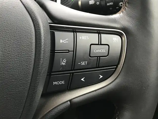 レクサス ＵＸ 250h バージョンC 富山県 2019(令1)年 8.4万km テレーンカーキマイカM 純正ナビ/フルセグＴＶ／Ｂｌｕｅｔｏｏｔｈ/全方位カメラ/レーダークルーズコントロール/プリクラッシュセーフティ/レザーシート／シートヒーター/ステアリングヒーター/ＥＴＣ２．０/コーナーセンサー/スマートキー/プッシュスタート/運転席メモリーシート/運転席&助手席パワーシート/純正AW18インチ/LEDヘッドライト/W＋サイドエアバック/カーテンエアバック