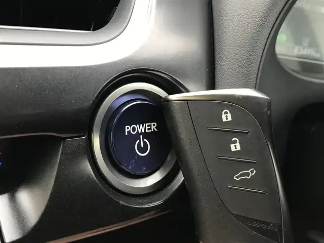 レクサス ＵＸ 250h バージョンC 富山県 2019(令1)年 8.4万km テレーンカーキマイカM 純正ナビ/フルセグＴＶ／Ｂｌｕｅｔｏｏｔｈ/全方位カメラ/レーダークルーズコントロール/プリクラッシュセーフティ/レザーシート／シートヒーター/ステアリングヒーター/ＥＴＣ２．０/コーナーセンサー/スマートキー/プッシュスタート/運転席メモリーシート/運転席&助手席パワーシート/純正AW18インチ/LEDヘッドライト/W＋サイドエアバック/カーテンエアバック
