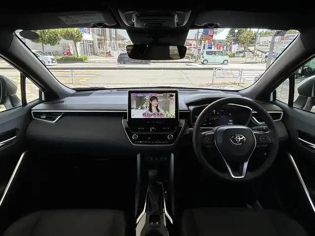 トヨタ カローラ クロス ハイブリッド Z 東京都 2025(令7)年 0.1万km プラチナホワイトパールマイカ ワンオーナー/メモリナビ/全方カメラ/フルセグテレビ/Toyota Safety Sense/バックガイドモニター/ルーフレール/純正18インチAW/パワーバックドア/ETC2.0/保証書/取説書