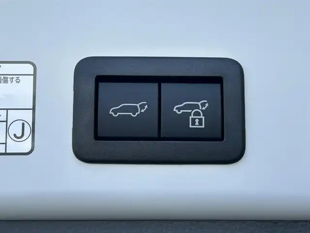 トヨタ カローラ クロス ハイブリッド Z 東京都 2025(令7)年 0.1万km プラチナホワイトパールマイカ ワンオーナー/メモリナビ/全方カメラ/フルセグテレビ/Toyota Safety Sense/バックガイドモニター/ルーフレール/純正18インチAW/パワーバックドア/ETC2.0/保証書/取説書