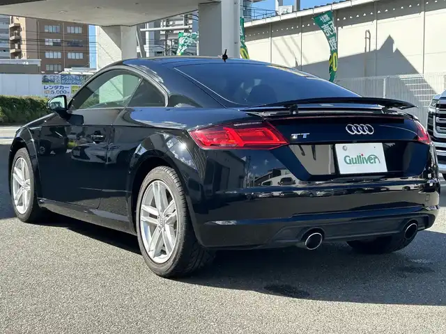 アウディ ＴＴクーペ 2．0 TFSI 福岡県 2016(平28)年 8.4万km ミトスブラックメタリック アシスタンスパッケージ/　・クルーズコントロール/　・ホールドアシスト/　・パーキングシステム（フロント・リア）/　・リアビューカメラ/マトリクスヘットライト/シーケンシェルウインカー/バーチャルコックピット/純正メーカーナビ（BT・AM・FM・CD）/電動リアスポイラー/アウディパーキングシステム/ドライブセレクト（エフィシャンシ・コンフォート・オート・ダイナミック・カスタム）/パドルシフト/アイドリングストップ/ウインカーミラー/USB入力端子/純正フロアマット/純正アルミホイール/LEDヘッドライト/オートライト/スマートキー/オートエアコン/プッシュスタートボタン/横滑り防止装置/盗難防止装置/カーテンエアバック