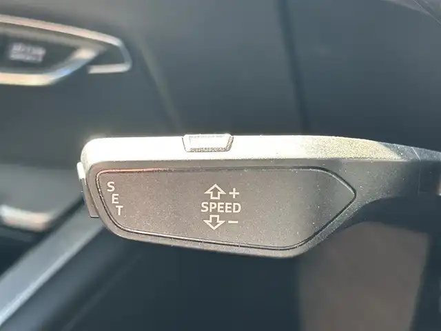 アウディ ＴＴクーペ 2．0 TFSI 福岡県 2016(平28)年 8.4万km ミトスブラックメタリック アシスタンスパッケージ/　・クルーズコントロール/　・ホールドアシスト/　・パーキングシステム（フロント・リア）/　・リアビューカメラ/マトリクスヘットライト/シーケンシェルウインカー/バーチャルコックピット/純正メーカーナビ（BT・AM・FM・CD）/電動リアスポイラー/アウディパーキングシステム/ドライブセレクト（エフィシャンシ・コンフォート・オート・ダイナミック・カスタム）/パドルシフト/アイドリングストップ/ウインカーミラー/USB入力端子/純正フロアマット/純正アルミホイール/LEDヘッドライト/オートライト/スマートキー/オートエアコン/プッシュスタートボタン/横滑り防止装置/盗難防止装置/カーテンエアバック
