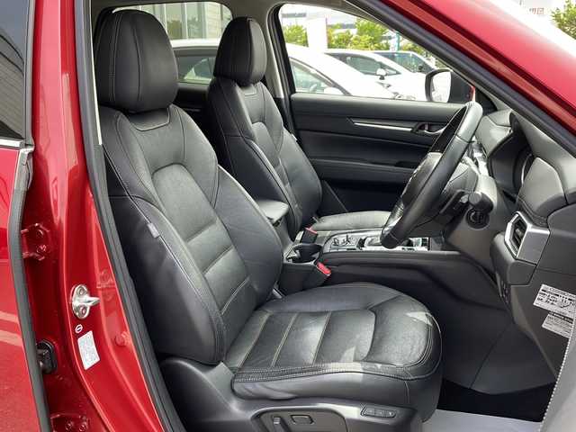 マツダ ＣＸ－５ 25S Lパッケージ 山形県 2017(平29)年 5.7万km ソウルレッドクリスタルM 禁煙車/i-ACTIVSENSE/・トラクションコントロールシステム（ＴＣＳ）/・アイ・ストップ（ｉ－ｓｔｏｐ）/・マツダ・レーダー・クルーズ・コントロール（ＭＲＣＣ）/・レーンキープ・アシスト・システム（ＬＡＳ）/レザーシート/BOSEサウンド/純正ナビ(CD.DVD.BT.USB.AUX)/バック.サイドカメラ/フルセグ/ヘッドアップディスプレイ/ブレインドスポットモニター/パワーバックドア/パーキングセンサー/シートヒーター/ステアリングヒーター/ETC２．０/電動パーキングブレーキ/オートホールド/LEDヘッドライト/ドライブレコーダー/プッシュスタート/スマートキーｘ２