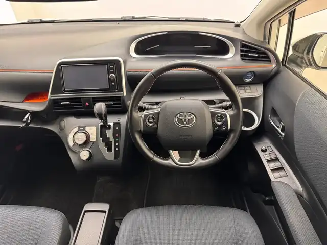 トヨタ シエンタ ハイブリッド G 兵庫県 2017(平29)年 6.6万km パール 純正ＳＤナビ/CD/DVD/SD/Bluetooth/フルセグ　/オートハイビーム　/トヨタセーフティセンス　/ＰＣＳ　/ＬＤＡ　/前後ドライブレコーダー　/純正フロアマット　/ドアバイザー　/ビルトインＥＴＣ　/社外１５インチアルミホイール　/モデリスタエアロ