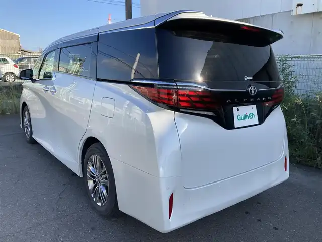 トヨタ アルファード Z 愛知県 2024(令6)年 0.4万km プラチナホワイトパールマイカ 〇純正14インチディスプレイオーディオプラス/〇フルセグTV/〇両側パワースライドドア/〇パワーバックドア/〇全周囲カメラ/〇ビルトインETC2.0/〇全車速追従機能付レーダークルーズコントロール/〇トヨタセーフティセンス/〇LEDヘッドランプ/〇LEDフロントフォグランプ/〇天井収納ボックス/〇革巻きコンビステアリングホイール/〇ステアリングヒーター/〇合皮シート/快適温熱シート(前席)/〇パワーシート/〇グローブボックス照明/おくだけ充電/〇純正18インチアルミホイール/〇スマートエントリー/スタートシステム/〇禁煙車