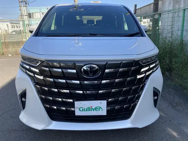 トヨタ アルファード Z 愛知県 2024(令6)年 0.4万km プラチナホワイトパールマイカ 〇純正14インチディスプレイオーディオプラス/〇フルセグTV/〇両側パワースライドドア/〇パワーバックドア/〇全周囲カメラ/〇ビルトインETC2.0/〇全車速追従機能付レーダークルーズコントロール/〇トヨタセーフティセンス/〇LEDヘッドランプ/〇LEDフロントフォグランプ/〇天井収納ボックス/〇革巻きコンビステアリングホイール/〇ステアリングヒーター/〇合皮シート/快適温熱シート(前席)/〇パワーシート/〇グローブボックス照明/おくだけ充電/〇純正18インチアルミホイール/〇スマートエントリー/スタートシステム/〇禁煙車