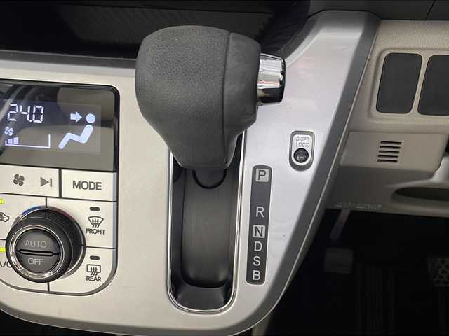 ダイハツ キャスト スタイル X 沖縄県 2017(平29)年 5万km ライトローズマイカメタリック 禁煙車　/社外７インチナビ（ＢＴ，フルセグ，ラジオ，ＣＤ／ＤＶＤ）　/バックカメラ　/レザー調シートカバー　/アイドリングストップ　/パワーモード　/オートライト　/プッシュスタート　/ベンチシート　/純正フロアマット/純正ドアバイザー/ステアリングリモコン