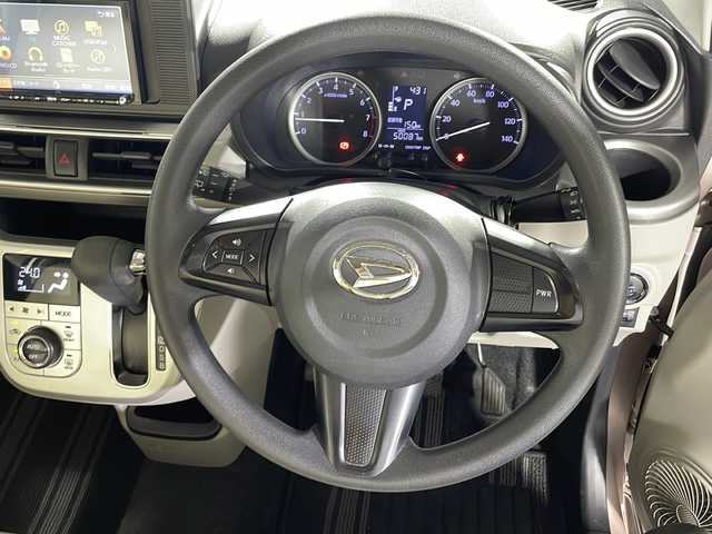 ダイハツ キャスト スタイル X 沖縄県 2017(平29)年 5万km ライトローズマイカメタリック 禁煙車　/社外７インチナビ（ＢＴ，フルセグ，ラジオ，ＣＤ／ＤＶＤ）　/バックカメラ　/レザー調シートカバー　/アイドリングストップ　/パワーモード　/オートライト　/プッシュスタート　/ベンチシート　/純正フロアマット/純正ドアバイザー/ステアリングリモコン