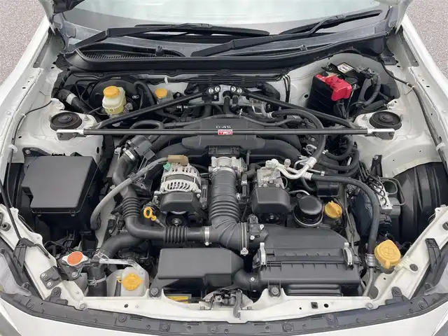 トヨタ ８６ GT 滋賀県 2013(平25)年 4.9万km サテンホワイトパール TRDエアロ/TRDマフラー/TRDタワーバー/TOM`Sテールライト/BRIDEセミバケットシート/純正ナビ/(Bluetooth/フルセグ/CD/DVD)/前後ドライブレコーダー/LEDオートライト/純正フロアマット/ドアバイザー/スペアキー