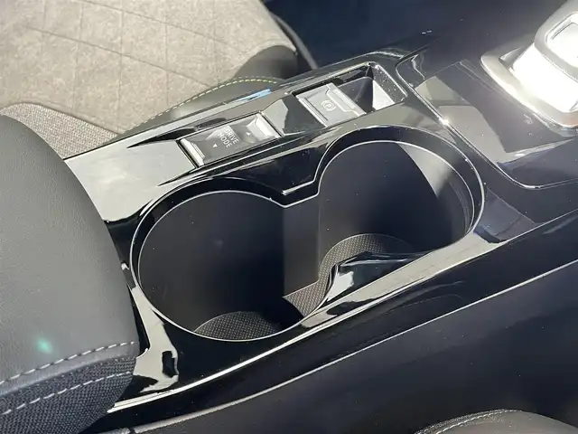 プジョー ２０８ GT ライン 兵庫県 2020(令2)年 0.4万km パールⅡ ワンオーナー/カロッツェリアナビ/（BT/USB）/全方位カメラ/前後ドライブレコーダー/ETC/クルーズコントロール/パドルシフト/インテリジェントハイビーム/パーキングセンサー/アクティブセーフティブレーキ/LEDヘッドライト/AUTOライト/スマートキー/スペアキー/保証書/取扱説明書