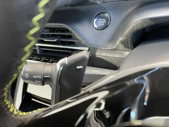 プジョー ２０８ GT ライン 兵庫県 2020(令2)年 0.4万km パールⅡ ワンオーナー/カロッツェリアナビ/（BT/USB）/全方位カメラ/前後ドライブレコーダー/ETC/クルーズコントロール/パドルシフト/インテリジェントハイビーム/パーキングセンサー/アクティブセーフティブレーキ/LEDヘッドライト/AUTOライト/スマートキー/スペアキー/保証書/取扱説明書