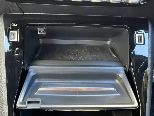 プジョー ２０８ GT ライン 兵庫県 2020(令2)年 0.4万km パールⅡ ワンオーナー/カロッツェリアナビ/（BT/USB）/全方位カメラ/前後ドライブレコーダー/ETC/クルーズコントロール/パドルシフト/インテリジェントハイビーム/パーキングセンサー/アクティブセーフティブレーキ/LEDヘッドライト/AUTOライト/スマートキー/スペアキー/保証書/取扱説明書