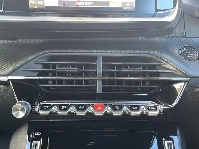 プジョー ２０８ GT ライン 兵庫県 2020(令2)年 0.4万km パールⅡ ワンオーナー/カロッツェリアナビ/（BT/USB）/全方位カメラ/前後ドライブレコーダー/ETC/クルーズコントロール/パドルシフト/インテリジェントハイビーム/パーキングセンサー/アクティブセーフティブレーキ/LEDヘッドライト/AUTOライト/スマートキー/スペアキー/保証書/取扱説明書