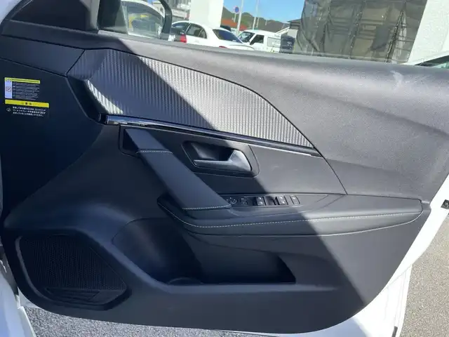 プジョー ２０８ GT ライン 兵庫県 2020(令2)年 0.4万km パールⅡ ワンオーナー/カロッツェリアナビ/（BT/USB）/全方位カメラ/前後ドライブレコーダー/ETC/クルーズコントロール/パドルシフト/インテリジェントハイビーム/パーキングセンサー/アクティブセーフティブレーキ/LEDヘッドライト/AUTOライト/スマートキー/スペアキー/保証書/取扱説明書