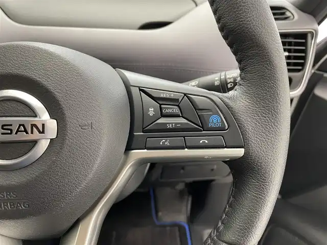 日産 セレナ e－パワー ハイウェイスター V 滋賀県 2021(令3)年 9.4万km ブリリアントホワイトパール 純正9インチナビ/Bluetooth/フルセグ／USB／ブルーレイ/革シート/純正10インチフリップダウンモニター/両側電動パワースライドドア/プロパイロット/側方支援/後側方支援/エマージェンシーブレーキ/駐車支援/ブラインドスポーットモニター/アラウンドビューモニター/デジタルインナーミラー/シートヒーター/ステアリングヒーター/ドライブレコーダー/ETC/純正フロアマット/プッシュスタート/スマートキー/ステアリングリモコン/革ステアリング