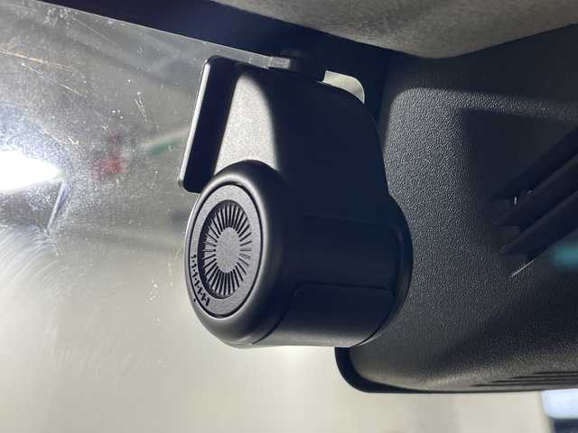 スズキ ジムニー XC 神奈川県 2021(令3)年 2.4万km シフォンアイボリーM 純正8型SDナビゲーション【CN-RZ866】/AM FM Bluetooth フルセグ SD CD DVD/バックカメラ/セーフティサポート/デュアルセンサーブレーキサポート/誤発進抑制機能/車線逸脱警報機能/ふらつき警報/先行車発進お知らせ機能/標識認識機能/クルーズコントロール/ダウンヒルアシストコントロール/前席シートシーター/ステアリングリモコン/ビルトインETC/前後ドライブレコーダー/LEDヘッドライト/オートライト/オートマチックハイビーム/フォグランプ/純正16インチアルミホイル/プッシュスタート/スマートキー