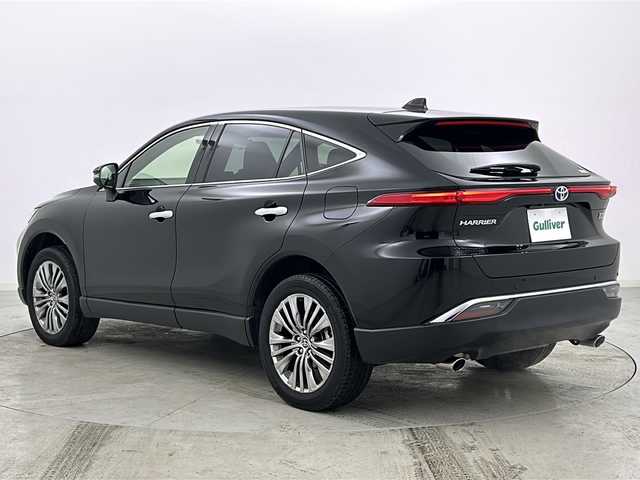 トヨタ ハリアー ハイブリッド Z レザーパッケージ 千葉県 2021(令3)年 5.1万km ブラック JBLサウンド/ヘッドアップディスプレイ/デジタルインナーミラー/パノラミックビューモニター/Toyota Safety Sense	/・プリクラッシュセーフティ		/・レーントレーシングアシスト		/・レーダークルーズコントロール		/・オートマチックハイビーム		/・ブラインドスポットモニター/・クリアランスソナー/本革シート/純正12.3型DAナビ/・BT.USB.AUX.Miracast/フルセグTV/前席パワーシート/パワーバックドア/前席シートヒーター/前席エアシート/ステアリングヒーター/革巻ステアリング/ステアリングスイッチ/LEDヘッドライト/LEDフォグランプ/電動パーキングブレーキ/純正ドライブレコーダー（F）/ビルトインETC2.0/プッシュスタート/スマートキー×2/純正フロアマット/純正19inAW/横滑り防止装置