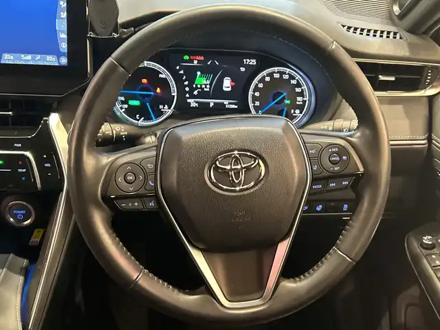 トヨタ ハリアー ハイブリッド Z レザーパッケージ 埼玉県 2021(令3)年 5.2万km ブラック Toyota Safety Sense	/純正12.3インチメモリナビ/　　BT/USB/AUX/Miracast/パノラミックビューモニター/JBLサウンド/ヘッドアップディスプレイ/デジタルインナーミラー/本革シート/前席シートヒーター/前席エアシート/前席パワーシート/パワーバックドア/LEDオートライト/ステアリングヒーター/ブラインドスポットモニター/クリアランスソナー/純正ドライブレコーダー/純正19インチアルミホイール/ビルトインETC2.0/スマートキー×2/禁煙車