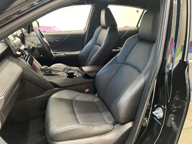 トヨタ ハリアー ハイブリッド Z レザーパッケージ 埼玉県 2021(令3)年 5.2万km ブラック Toyota Safety Sense	/純正12.3インチメモリナビ/　　BT/USB/AUX/Miracast/パノラミックビューモニター/JBLサウンド/ヘッドアップディスプレイ/デジタルインナーミラー/本革シート/前席シートヒーター/前席エアシート/前席パワーシート/パワーバックドア/LEDオートライト/ステアリングヒーター/ブラインドスポットモニター/クリアランスソナー/純正ドライブレコーダー/純正19インチアルミホイール/ビルトインETC2.0/スマートキー×2/禁煙車