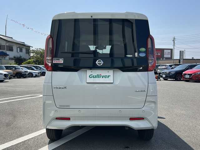 日産 ルークス X 岐阜県 2021(令3)年 0.8万km ホワイトパール 純正ＳＤナビ　/全方位カメラ　/ＥＴＣ　/前後ドライブレコーダー　/前後コーナーセンサー　/ＡＢＳ　/アイドリングストップ　/両側パワースライド　/オートライト/プッシュスタート　/スマートキー　/スペアキー　/純正フロアマット