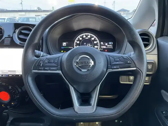 日産 ノート e－パワー X Vセレクション 栃木県 2020(令2)年 5.4万km ダークメタルグレー 禁煙車/アルパインBIG X9インチナビ/Bluetooth/CD/DVD/SD/フルセグTV/ETC/純正ドライブレコーダー【DJ4-D】/社外ドラレコ/クルーズコントロール/純正15インチアルミホイール/純正フロアマット/全周囲カメラ/インテリジェントルームミラー/クリアランスソナー/フルオートエアコン/スマートキー×２/プッシュスタート/ドアバイザー/衝突被害軽減システム/横滑り防止装置/車線逸脱防止システム/盗難防止装置