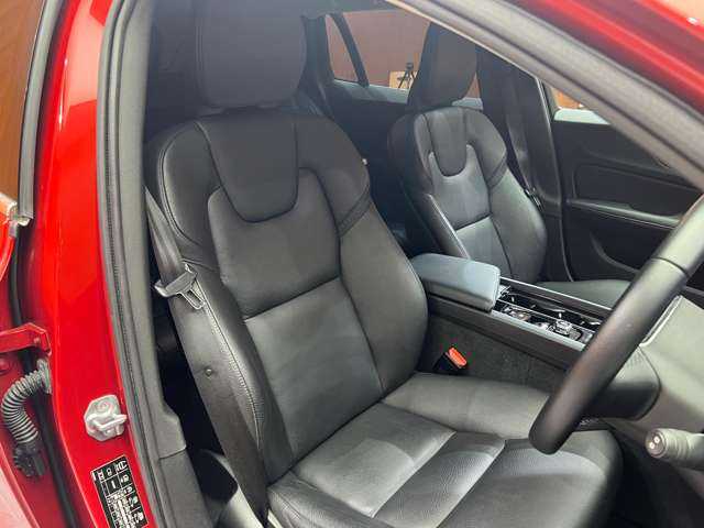 ボルボ Ｖ６０ T5 モメンタム 千葉県 2018(平30)年 5.6万km フュージョンレッドM レザーＰＫＧ　/ＡＣＣ　/黒革　/ナビ　/Ｂｌｕｅｔｏｏｔｈ接続　/Ｂカメラ　/シートヒーター　/電動リアゲート　/アクティブパーキング　/ＬＥＤヘッドライト衝突軽減Ｂ　/ＬＫＡ　/ＢＳＭ　/禁煙車　/ドラレコ　/ＥＴＣ