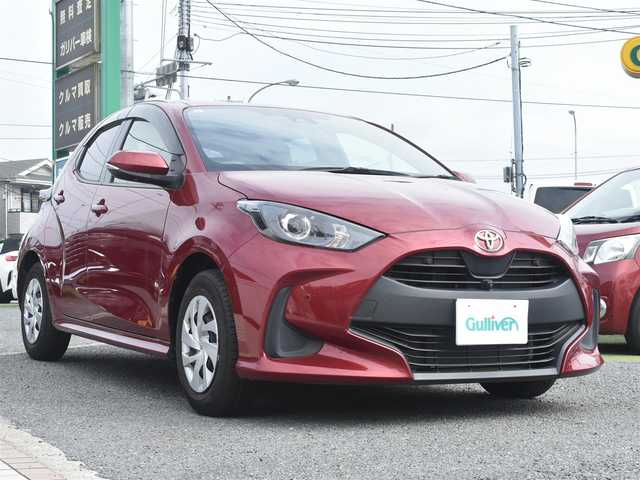 トヨタ ヤリス X 神奈川県 2021(令3)年 0.1万km ダークレッドマイカM ワンオーナー/ディスプレイオーディオ/アラウンドビューカメラ/プッシュスタート/保証書/記録(R.4.5.6)/スペアスマートキー