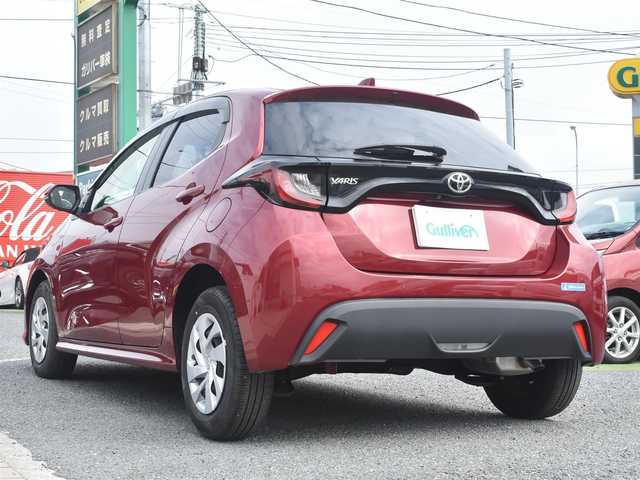 トヨタ ヤリス X 神奈川県 2021(令3)年 0.1万km ダークレッドマイカM ワンオーナー/ディスプレイオーディオ/アラウンドビューカメラ/プッシュスタート/保証書/記録(R.4.5.6)/スペアスマートキー