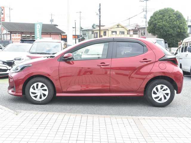 トヨタ ヤリス X 神奈川県 2021(令3)年 0.1万km ダークレッドマイカM ワンオーナー/ディスプレイオーディオ/アラウンドビューカメラ/プッシュスタート/保証書/記録(R.4.5.6)/スペアスマートキー