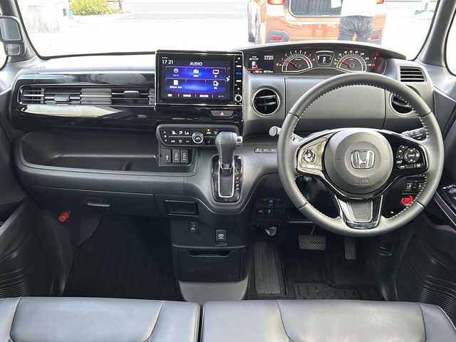 ホンダ Ｎ ＢＯＸ カスタム L ターボ 沖縄県 2021(令3)年 3.8万km プラチナホワイトパール 純正８インチナビ/（ＡＭ／ＦＭ／ＣＤ／ＤＶＤ／ＢＴ）　/フルセグＴＶ　/バックモニター　/ホンダセンシング　/両側パワスラ　/純正１５インチＡＷ　/ドラレコ　ＥＴＣ　/クルコン　/オートライト　/スマートキー/プッシュスタート/純正フロアマット/LEDヘッドライト