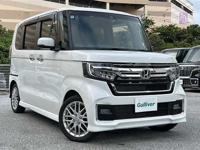 ホンダ Ｎ ＢＯＸ カスタム L ターボ 沖縄県 2021(令3)年 3.8万km プラチナホワイトパール 純正８インチナビ/（ＡＭ／ＦＭ／ＣＤ／ＤＶＤ／ＢＴ）　/フルセグＴＶ　/バックモニター　/ホンダセンシング　/両側パワスラ　/純正１５インチＡＷ　/ドラレコ　ＥＴＣ　/クルコン　/オートライト　/スマートキー/プッシュスタート/純正フロアマット/LEDヘッドライト