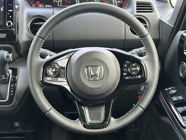 ホンダ Ｎ ＢＯＸ カスタム L ターボ 沖縄県 2021(令3)年 3.8万km プラチナホワイトパール 純正８インチナビ/（ＡＭ／ＦＭ／ＣＤ／ＤＶＤ／ＢＴ）　/フルセグＴＶ　/バックモニター　/ホンダセンシング　/両側パワスラ　/純正１５インチＡＷ　/ドラレコ　ＥＴＣ　/クルコン　/オートライト　/スマートキー/プッシュスタート/純正フロアマット/LEDヘッドライト