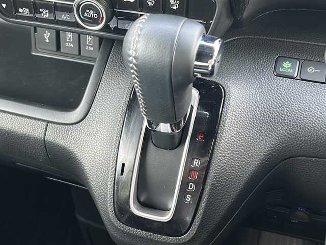 ホンダ Ｎ ＢＯＸ カスタム L ターボ 沖縄県 2021(令3)年 3.8万km プラチナホワイトパール 純正８インチナビ/（ＡＭ／ＦＭ／ＣＤ／ＤＶＤ／ＢＴ）　/フルセグＴＶ　/バックモニター　/ホンダセンシング　/両側パワスラ　/純正１５インチＡＷ　/ドラレコ　ＥＴＣ　/クルコン　/オートライト　/スマートキー/プッシュスタート/純正フロアマット/LEDヘッドライト