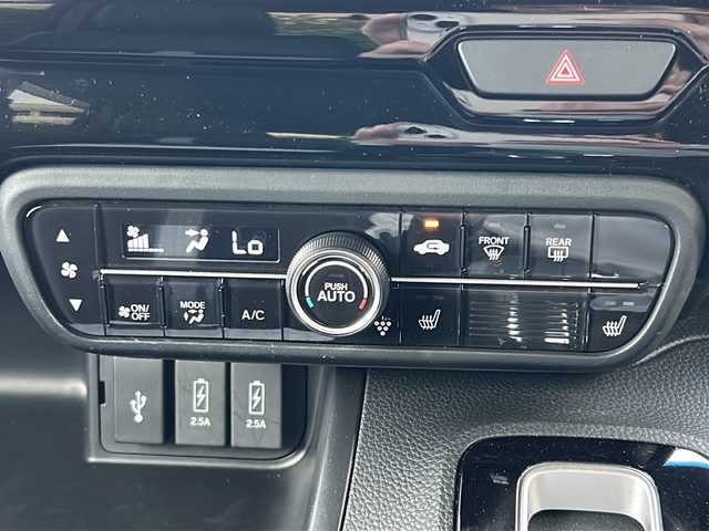 ホンダ Ｎ ＢＯＸ カスタム L ターボ 沖縄県 2021(令3)年 3.8万km プラチナホワイトパール 純正８インチナビ/（ＡＭ／ＦＭ／ＣＤ／ＤＶＤ／ＢＴ）　/フルセグＴＶ　/バックモニター　/ホンダセンシング　/両側パワスラ　/純正１５インチＡＷ　/ドラレコ　ＥＴＣ　/クルコン　/オートライト　/スマートキー/プッシュスタート/純正フロアマット/LEDヘッドライト