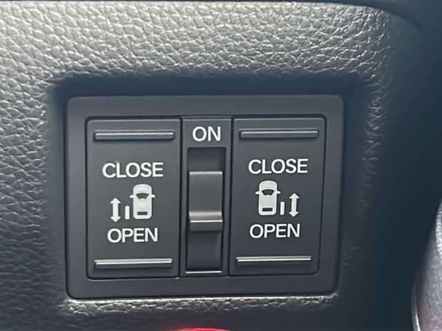 ホンダ Ｎ ＢＯＸ カスタム L ターボ 沖縄県 2021(令3)年 3.8万km プラチナホワイトパール 純正８インチナビ/（ＡＭ／ＦＭ／ＣＤ／ＤＶＤ／ＢＴ）　/フルセグＴＶ　/バックモニター　/ホンダセンシング　/両側パワスラ　/純正１５インチＡＷ　/ドラレコ　ＥＴＣ　/クルコン　/オートライト　/スマートキー/プッシュスタート/純正フロアマット/LEDヘッドライト