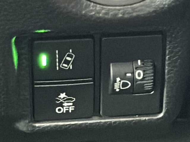 ホンダ Ｎ ＢＯＸ カスタム L ターボ 沖縄県 2021(令3)年 3.8万km プラチナホワイトパール 純正８インチナビ/（ＡＭ／ＦＭ／ＣＤ／ＤＶＤ／ＢＴ）　/フルセグＴＶ　/バックモニター　/ホンダセンシング　/両側パワスラ　/純正１５インチＡＷ　/ドラレコ　ＥＴＣ　/クルコン　/オートライト　/スマートキー/プッシュスタート/純正フロアマット/LEDヘッドライト